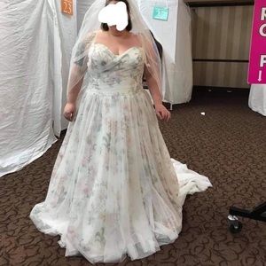 Callista plus size wedding dress, size 26.